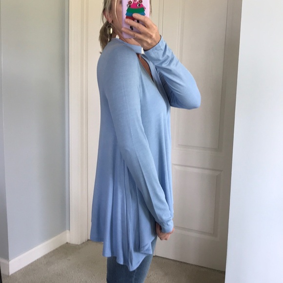 🎉HP🎉SIZE SM LEFT🎉Gorgeous Baby Blue Tunic - Picture 4 of 7